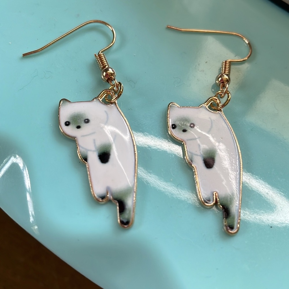 New Dangling Cat enamel earrings